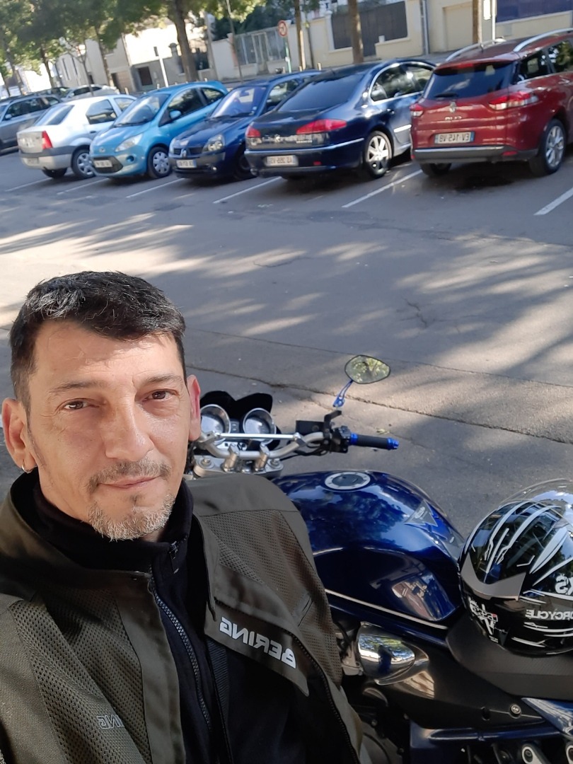 Profil de Rivo, 38 ans, Trans Suisse à Tolochenaz
