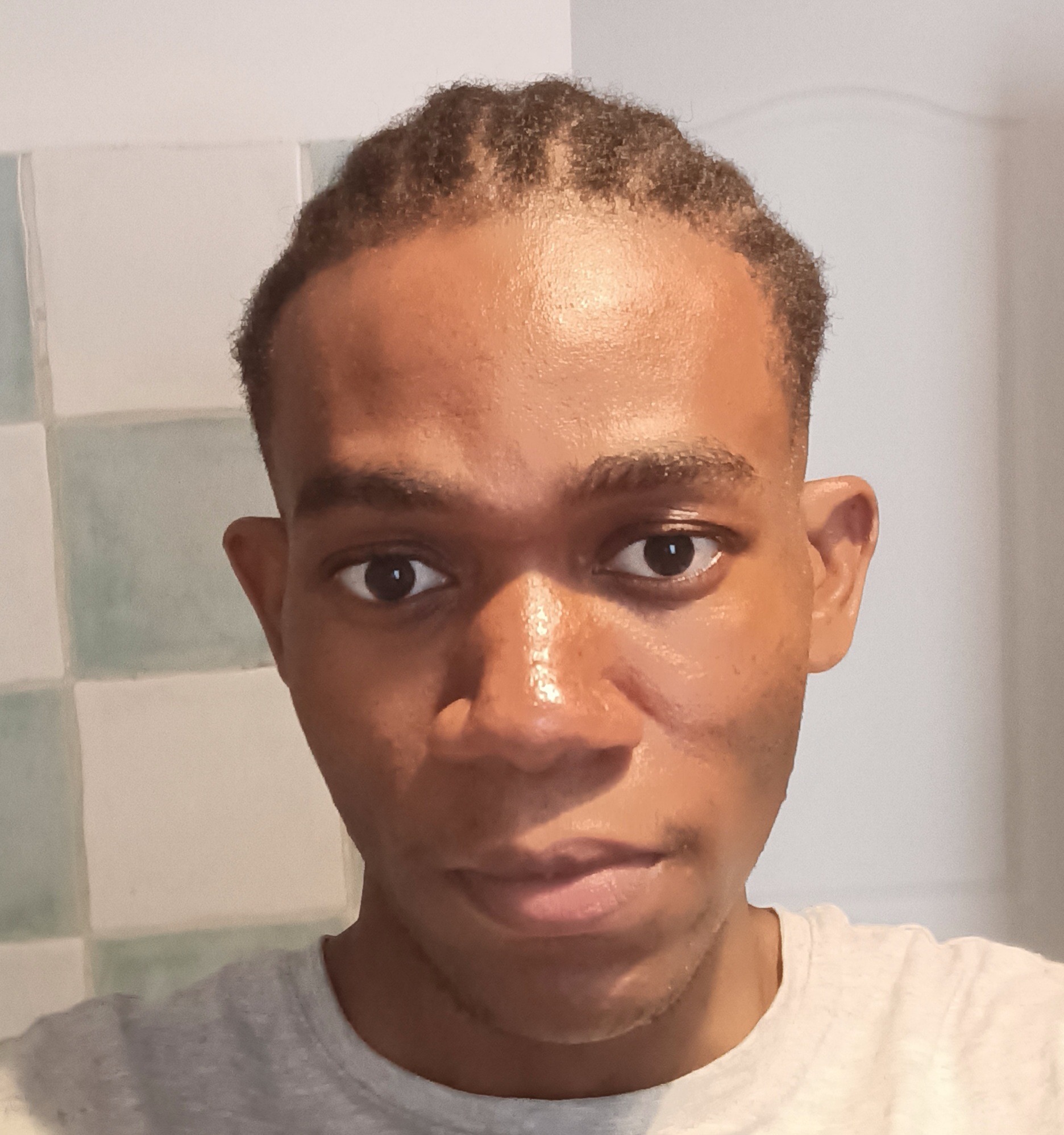 Profil de M, 24 ans, Trans Suisse à Brütten