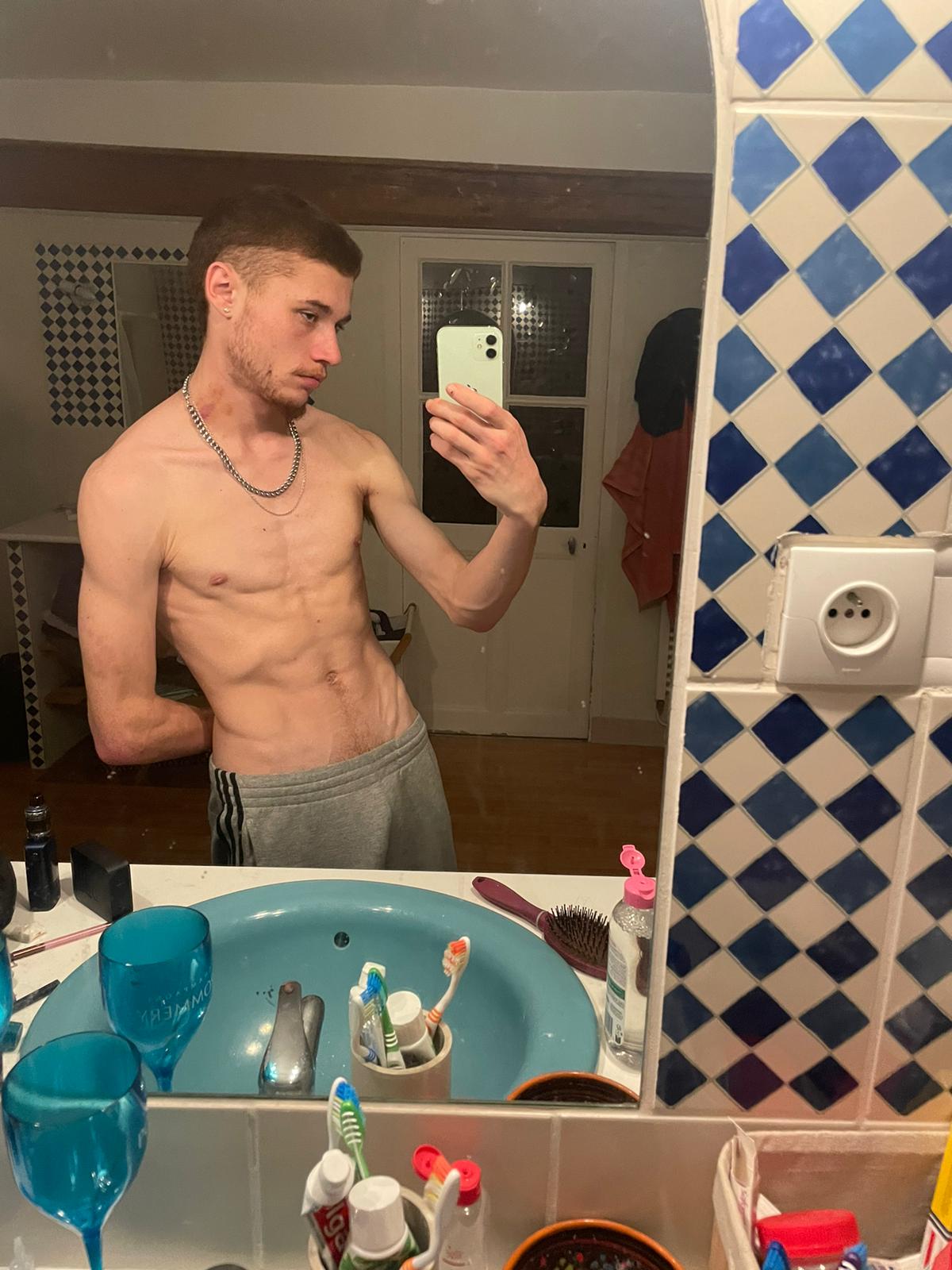 Profil de Anthoine, 21 ans, Trans Suisse à Scheunen